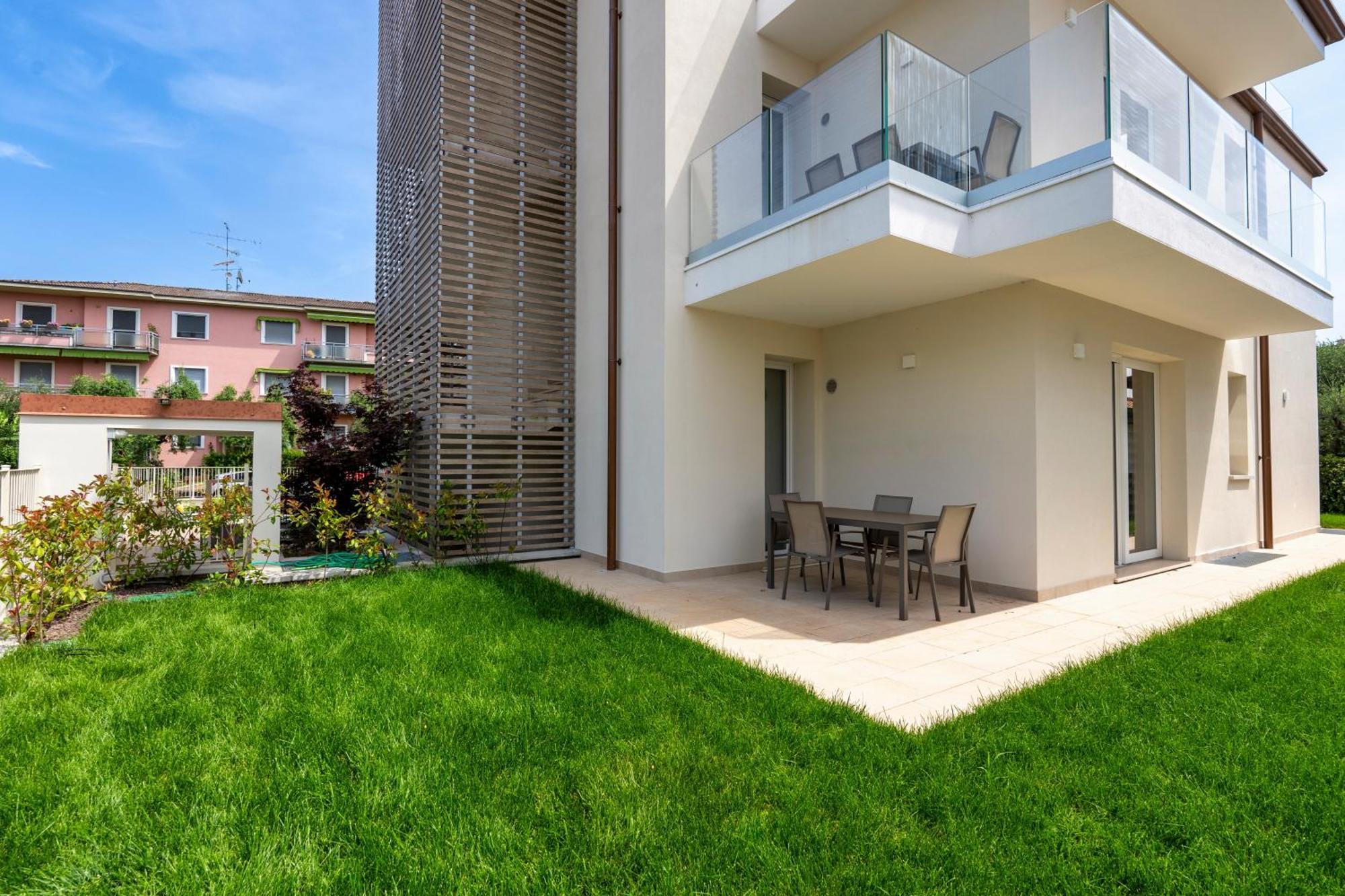 Malvezzi Apartments Дезенцано-дель-Гарда Экстерьер фото